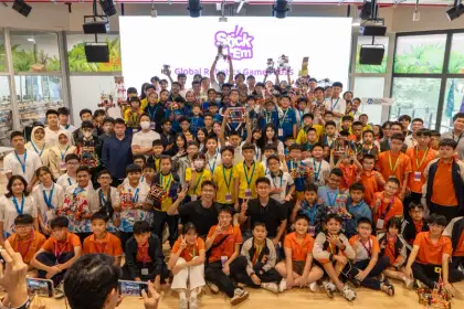 A colourful crowd at the robotics event