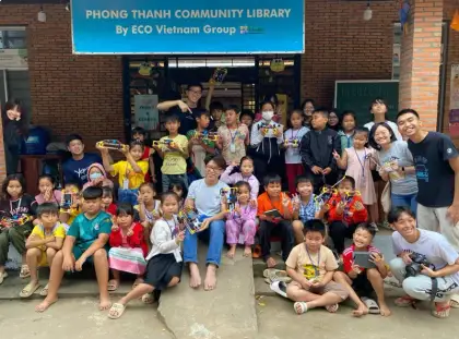 Children at Phong Thanh Community Library