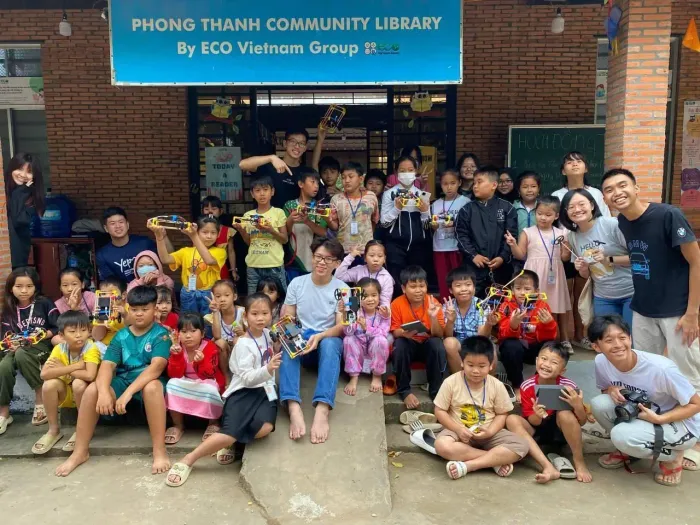 Students in Vietnam with Stick ’Em builds
